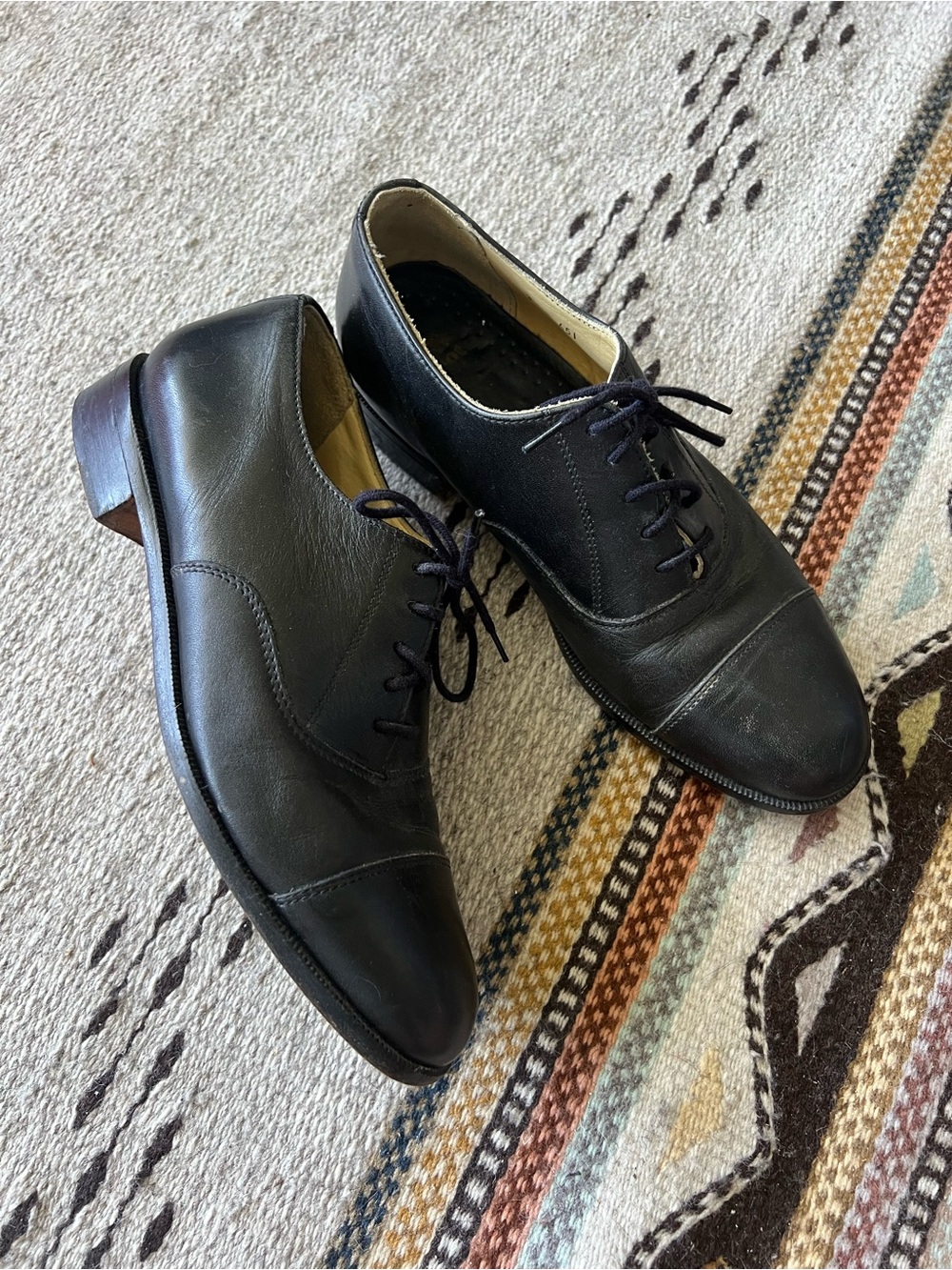 Vintage Roots Black Leather Oxford Dress Shoes - Classic Lace-Up